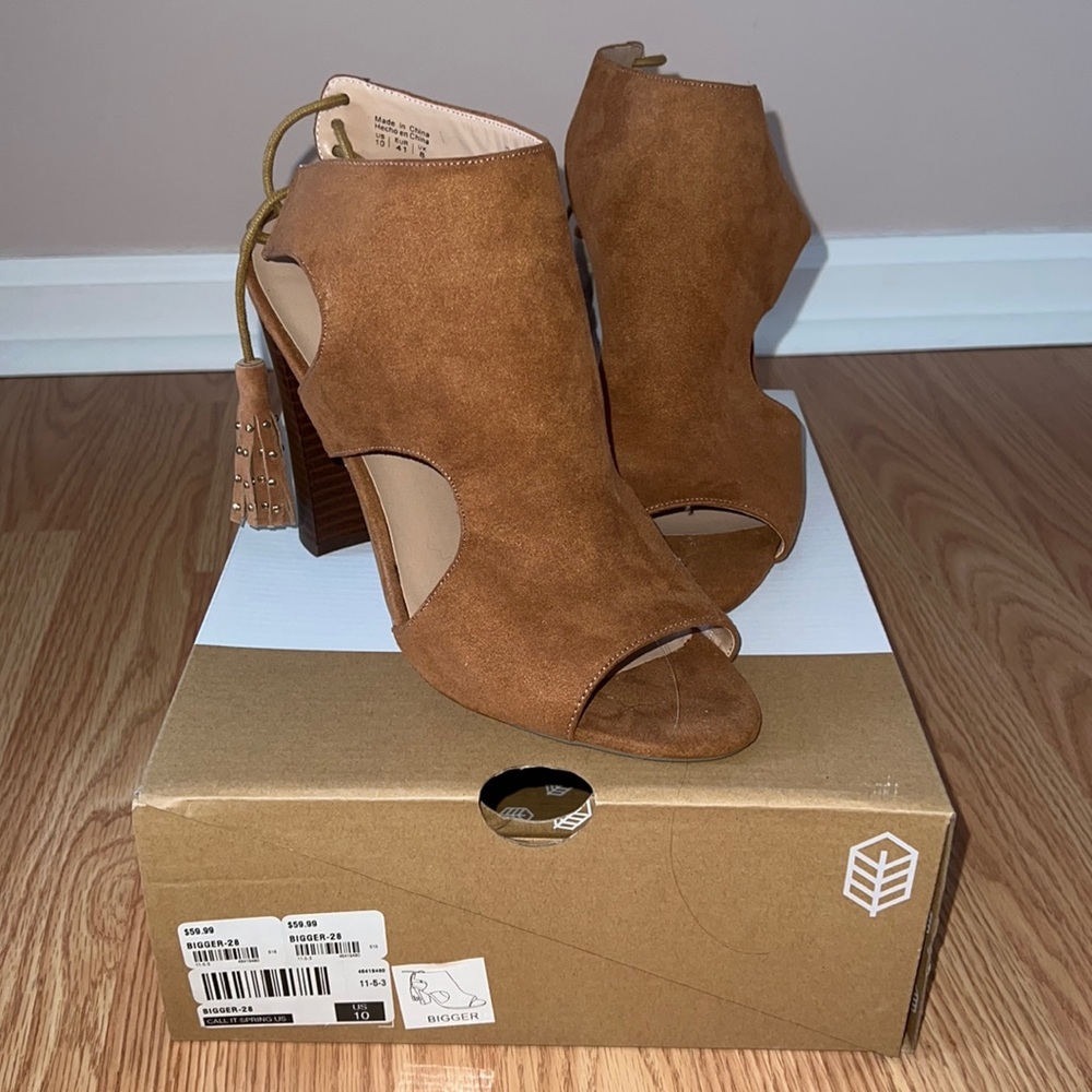 NWT Tan Suede Heels